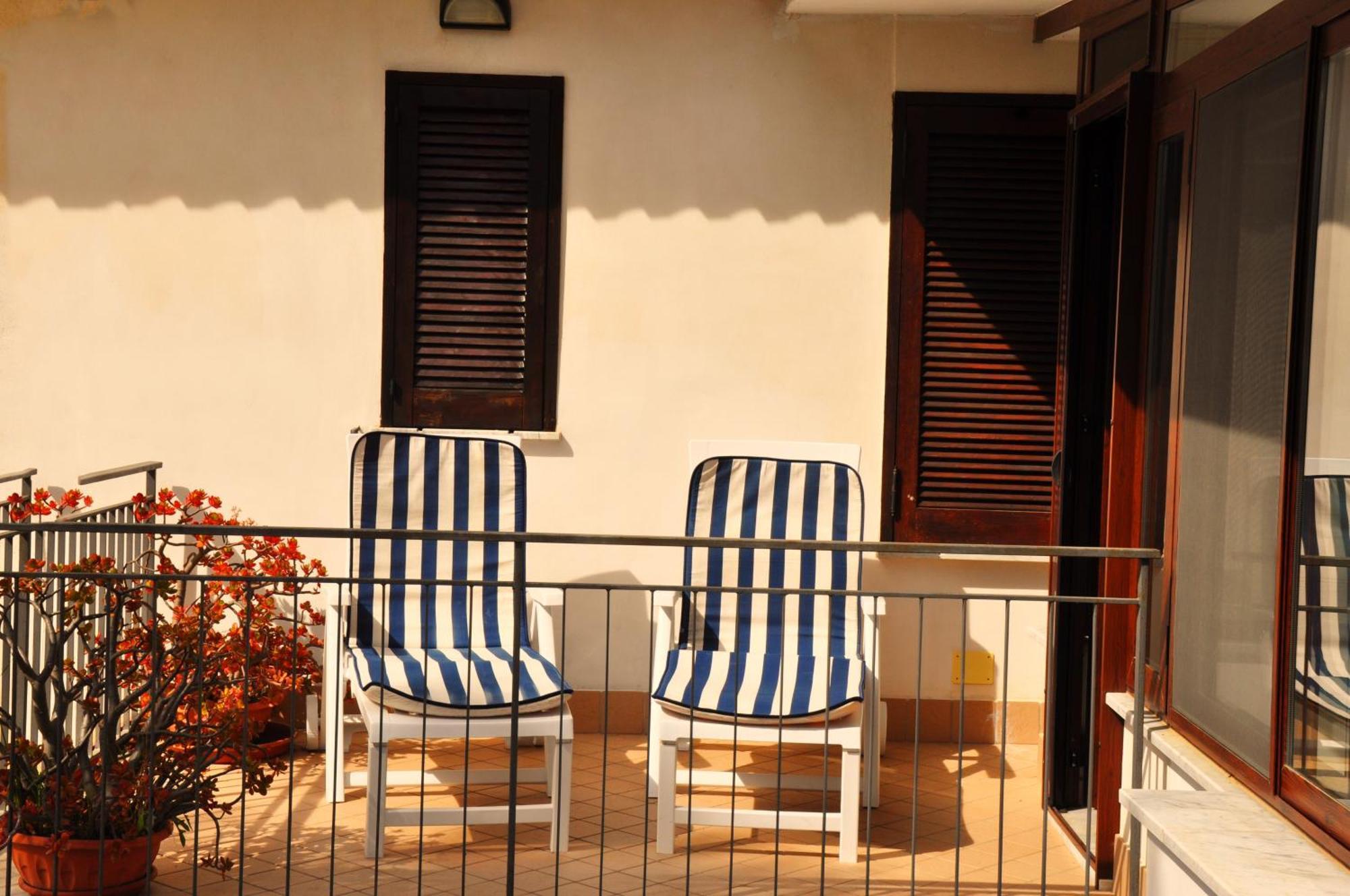 Villa Laura Sea View Apartments Santa Maria di Castellabate Room photo