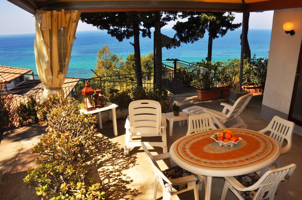 Villa Laura Sea View Apartments Santa Maria di Castellabate Exterior photo