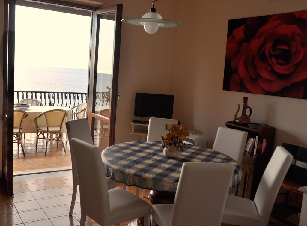 Villa Laura Sea View Apartments Santa Maria di Castellabate Exterior photo