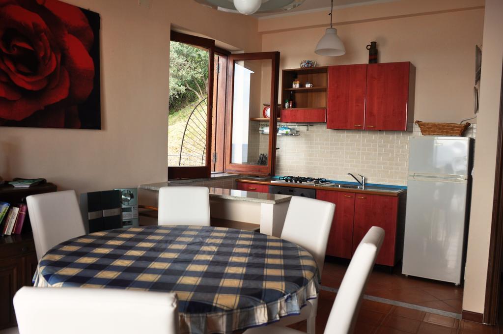Villa Laura Sea View Apartments Santa Maria di Castellabate Exterior photo