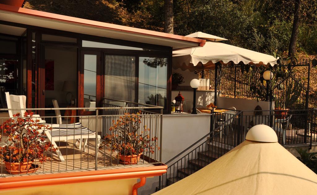 Villa Laura Sea View Apartments Santa Maria di Castellabate Exterior photo