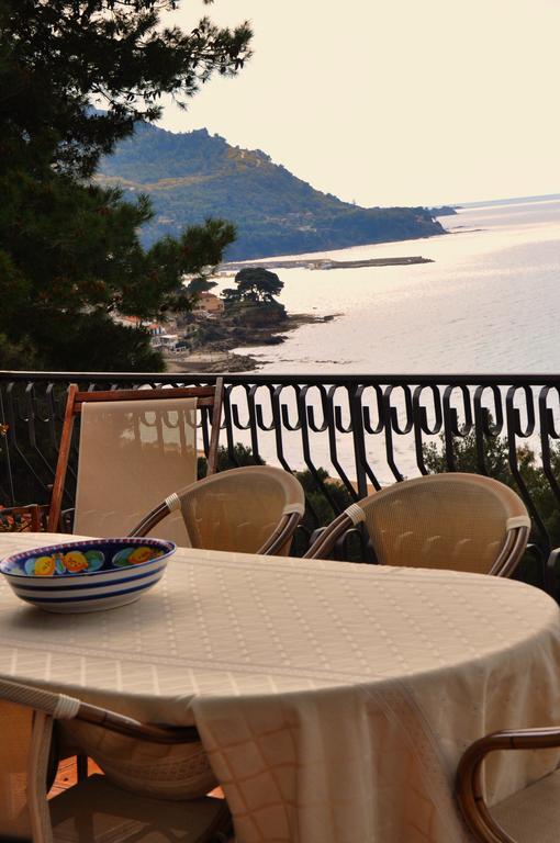 Villa Laura Sea View Apartments Santa Maria di Castellabate Exterior photo